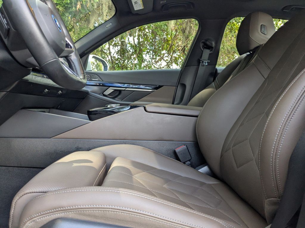 2024 BMW i5 eDrive40