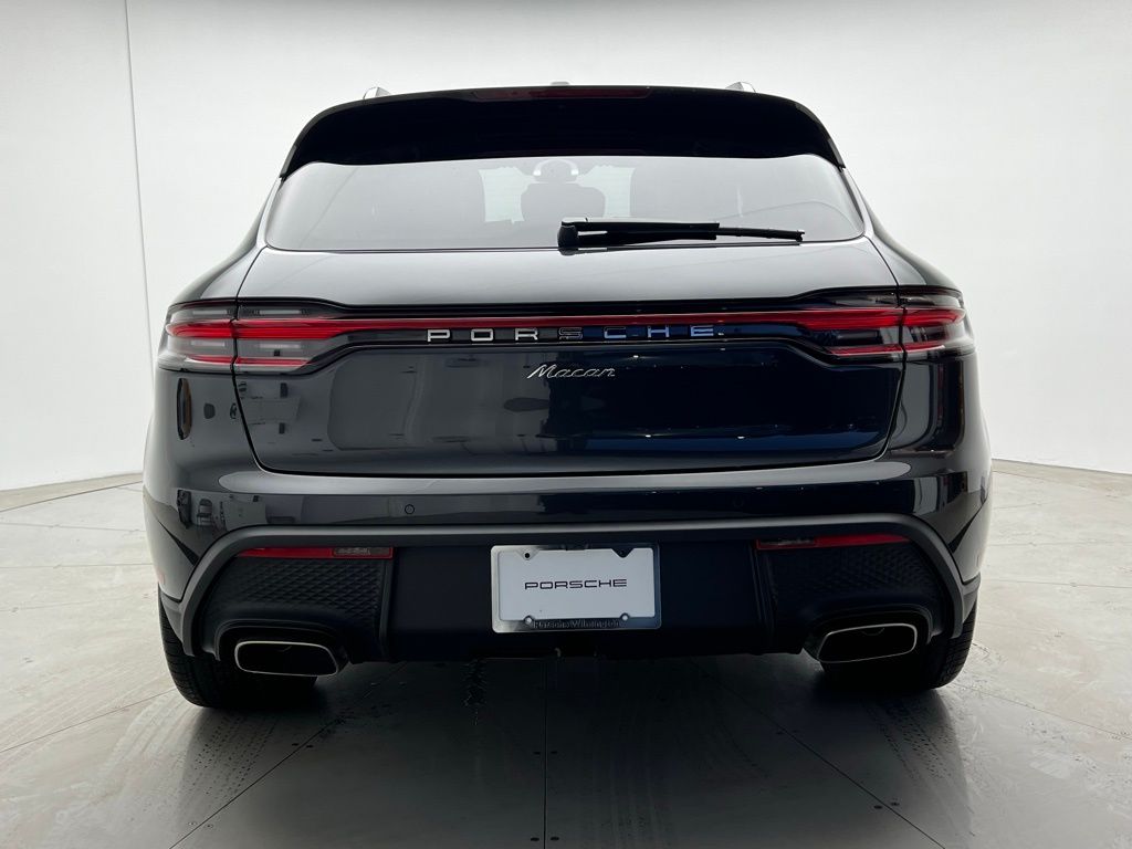 Thumbnail: 2026 Porsche Macan - 19