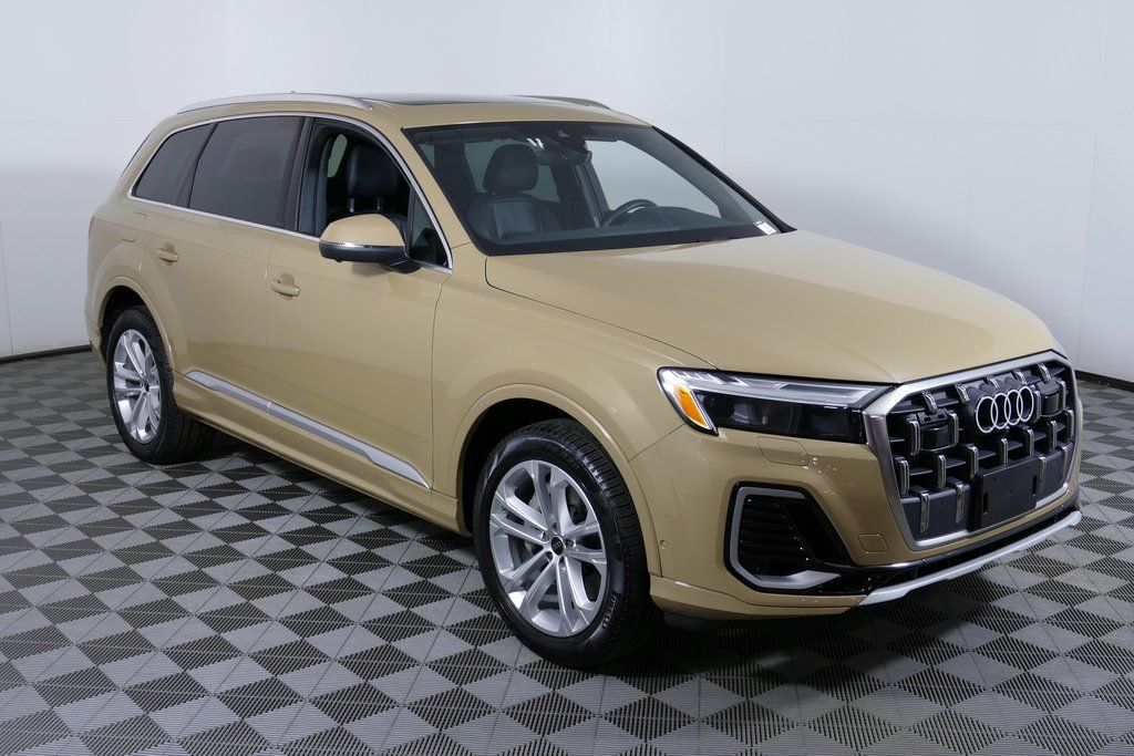 2025 Audi Q7 quattro Premium Plus 55 TFSI