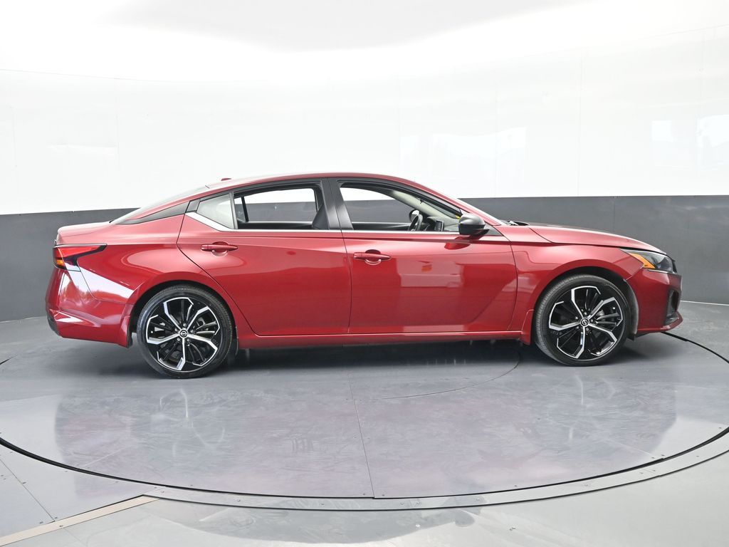 Used 2024 Scarlet Ember Nissan 2.5 SR image 7