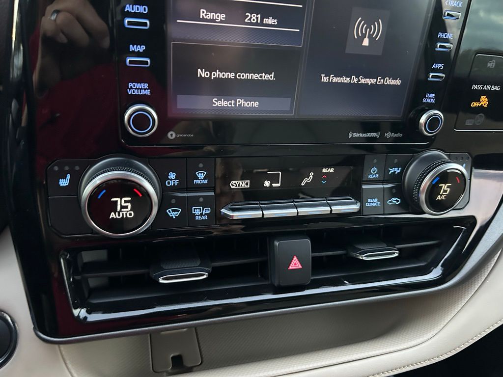 Thumbnail: 2022 Toyota Highlander - 27