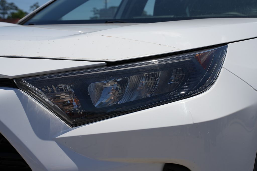 2021 Toyota RAV4 LE White at Baytown Hyundai