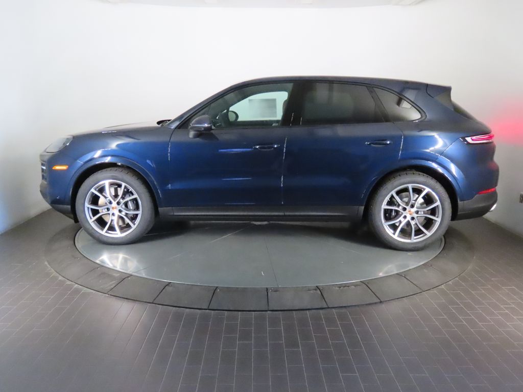 Thumbnail: 2026 Porsche Cayenne - 2