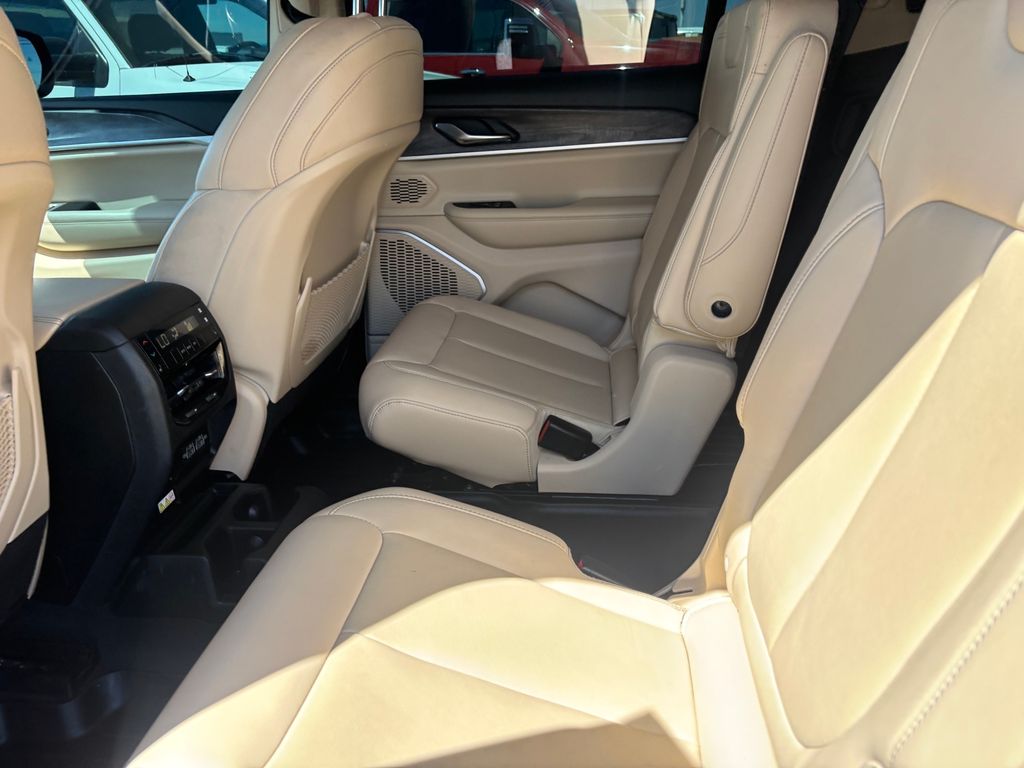 Used Car 2022 Jeep Grand Cherokee L  Limited For Sale Under $30,000 In Austin, Texas