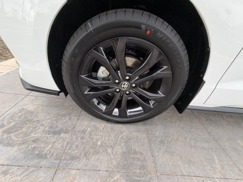 Thumbnail: 2026 Toyota Sienna - 27