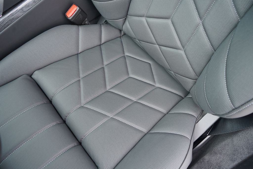 Thumbnail: 2026 BMW 7 Series - 12