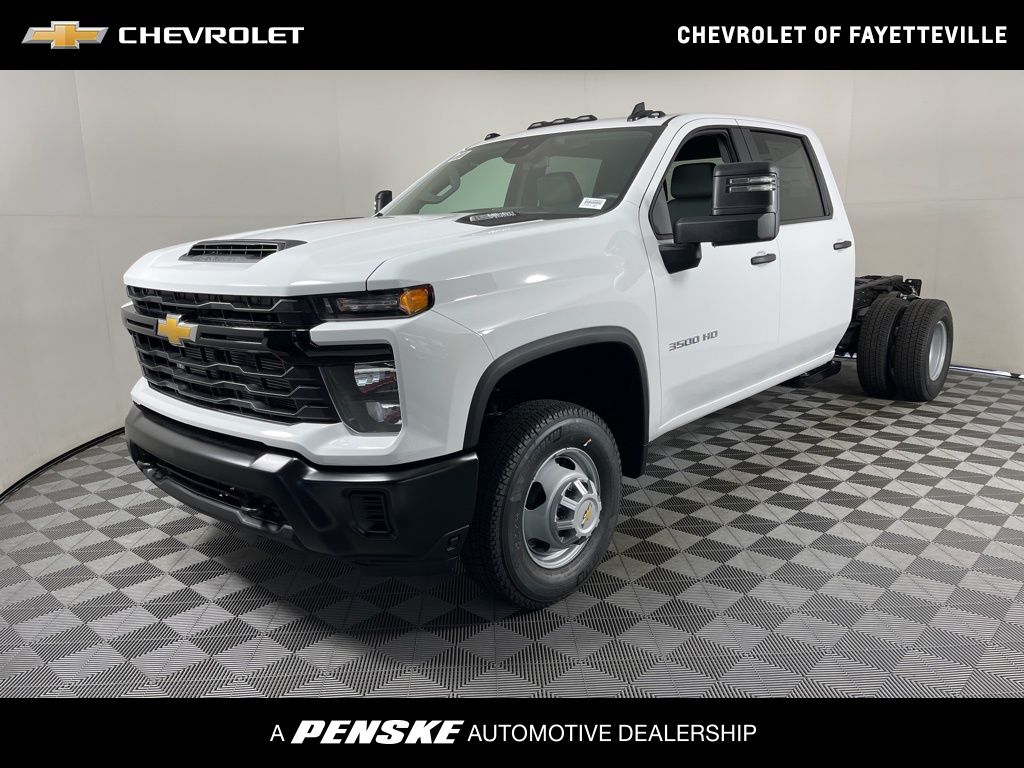 Thumbnail: 2026 Chevrolet Silverado 3500 - 1