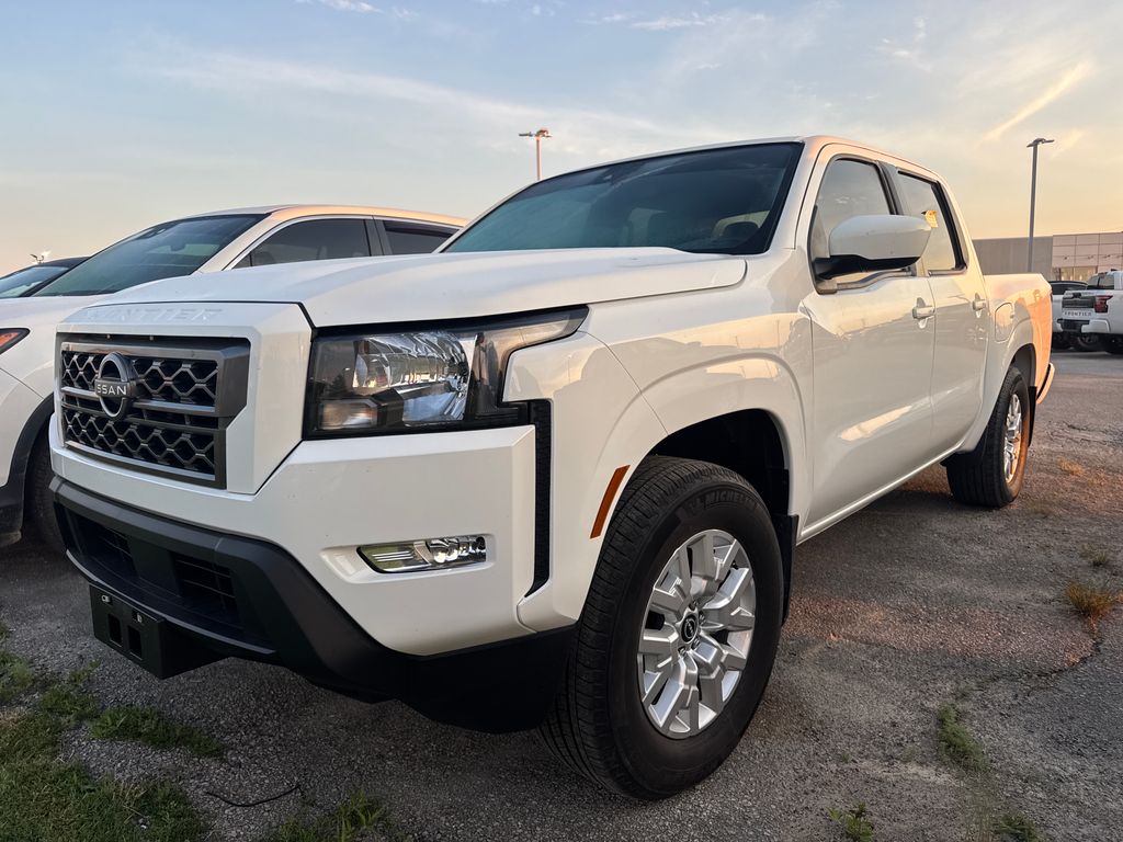 Glacier White 2024 Nissan Frontier Pickup Truck 4X2 9-Speed Automatic Overdrive