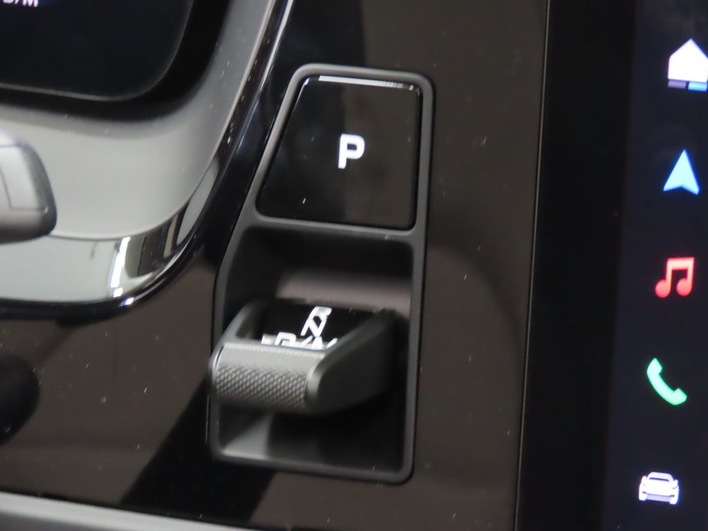 Thumbnail: 2026 Porsche Panamera - 25