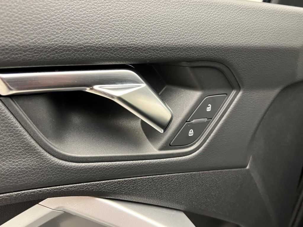 Thumbnail: 2025 Audi Q3 - 28