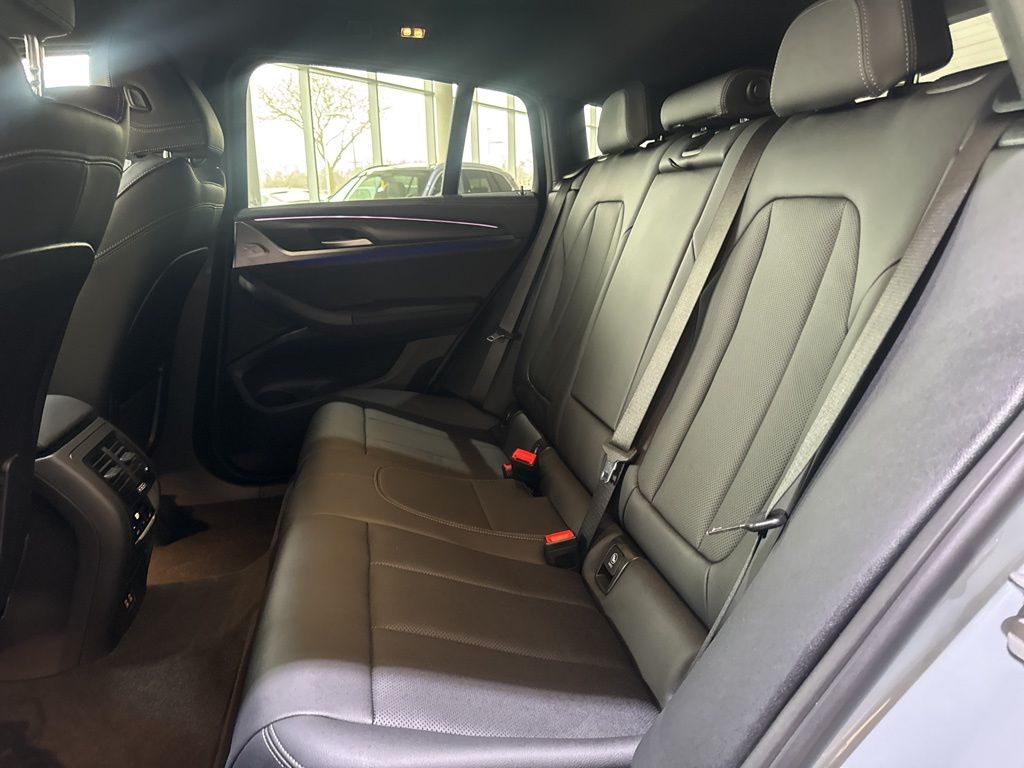 Thumbnail: 2025 BMW X4 - 26