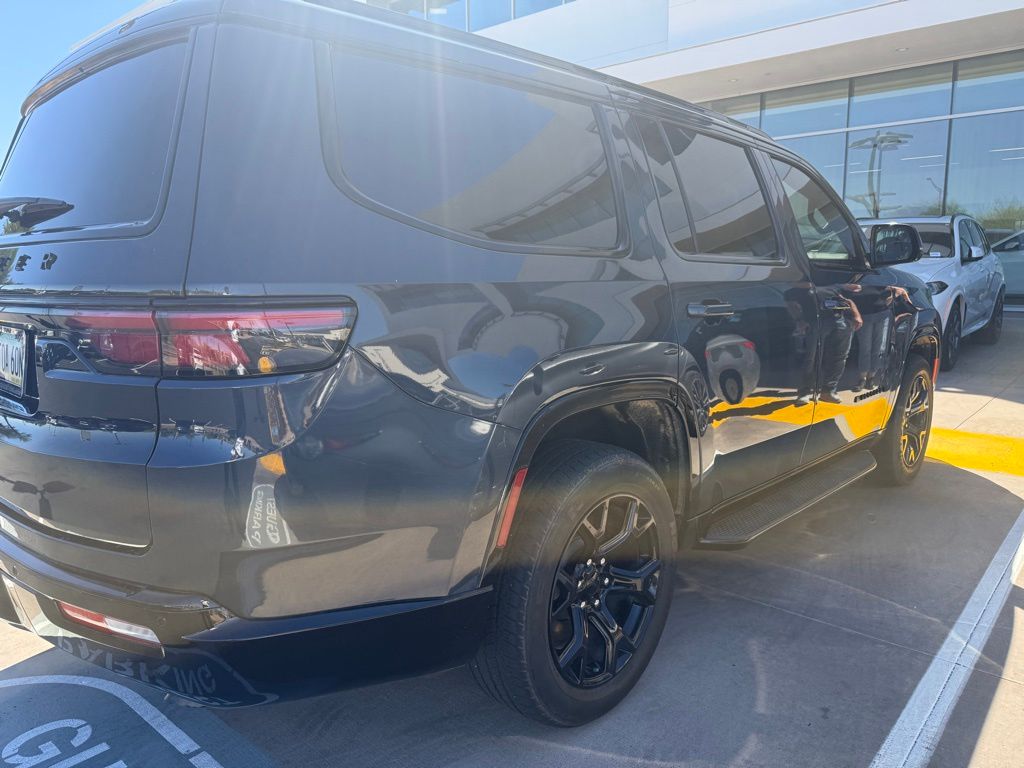 Thumbnail: 2024 Jeep Wagoneer - 4