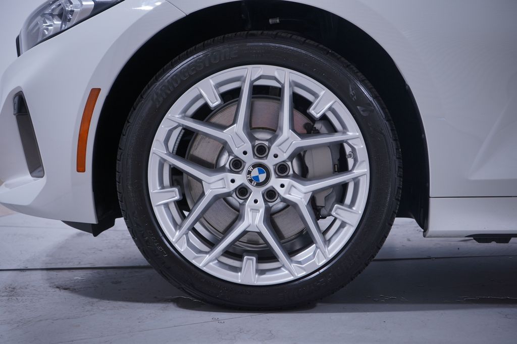 Thumbnail: 2025 BMW 3 Series - 2