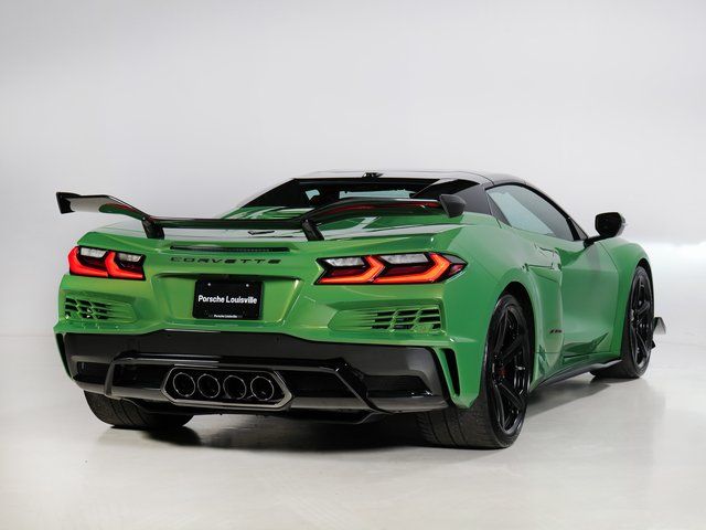 Used 2026 Green Chevrolet Z06 image 9