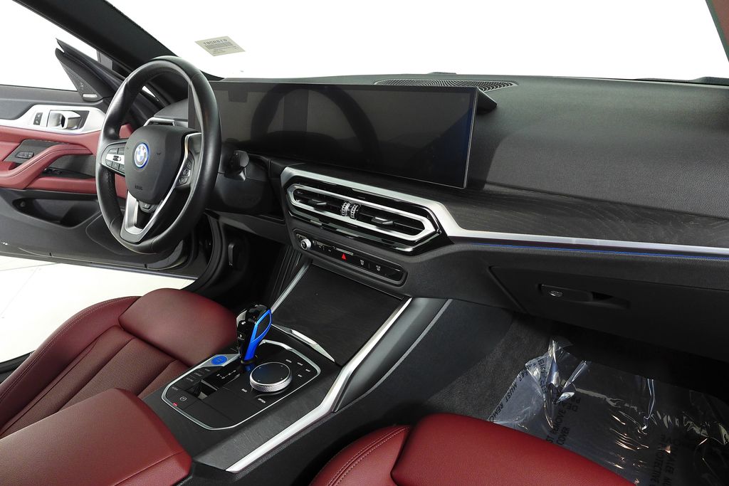 Thumbnail: 2023 BMW i4 - 13