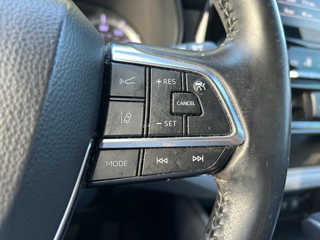 Thumbnail: 2021 Toyota Highlander - 20