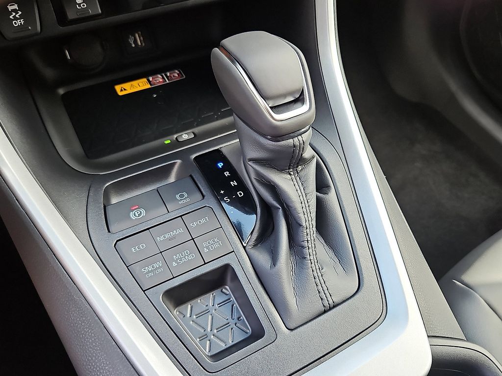 Thumbnail: 2025 Toyota RAV4 - 13