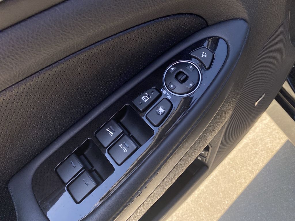 2014 Hyundai Genesis 3.8L photo