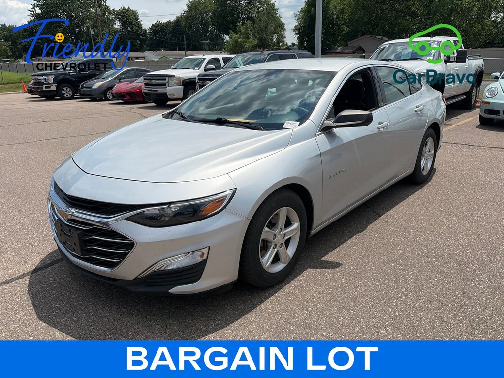 Silver Ice Metallic 2021 Chevrolet Malibu Sedan Front-Wheel Drive Continuously Variable Transmission