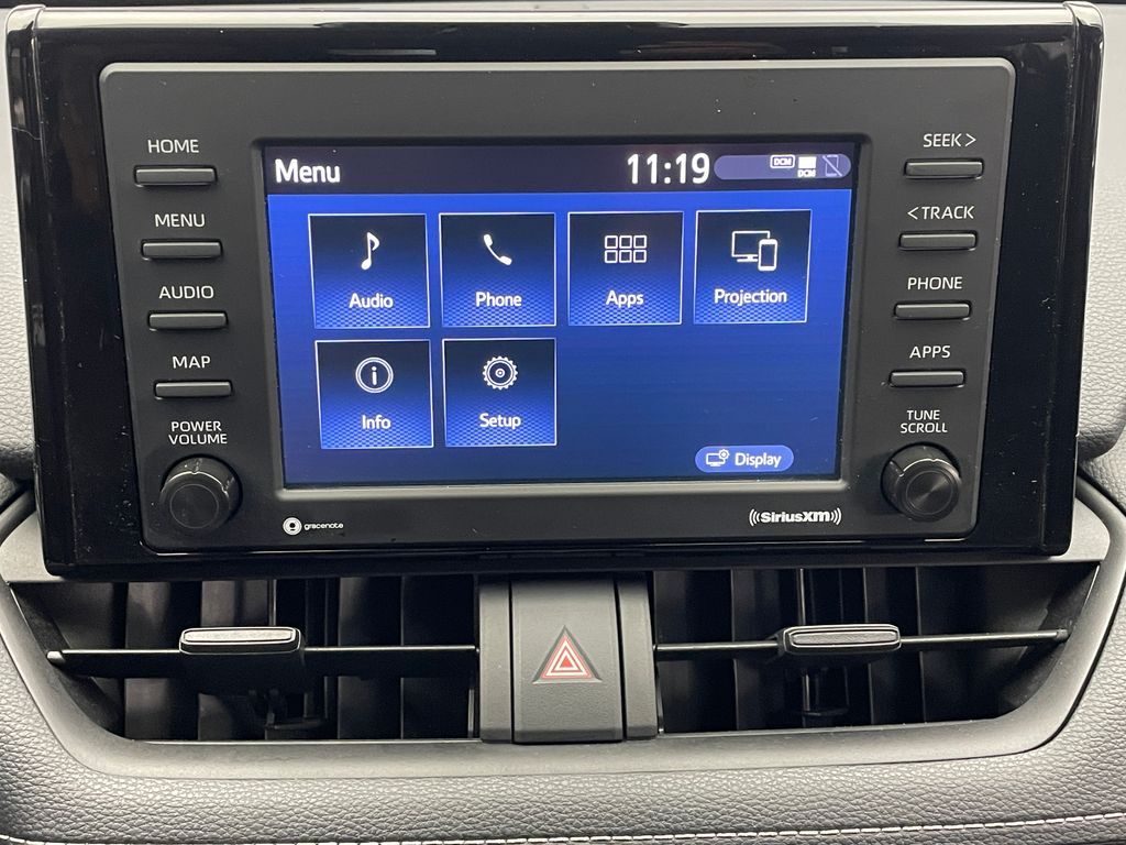 2022 Toyota RAV4 LE 24