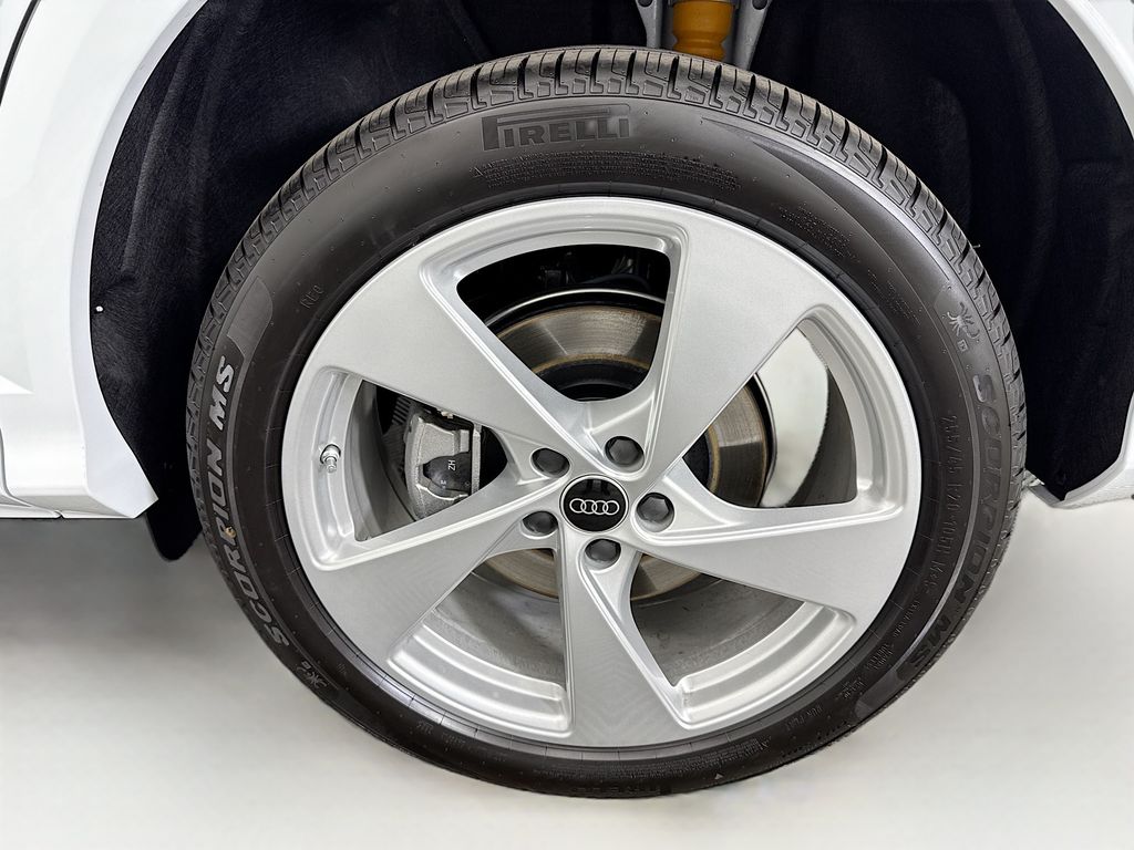 Thumbnail: 2025 Audi Q5 - 31