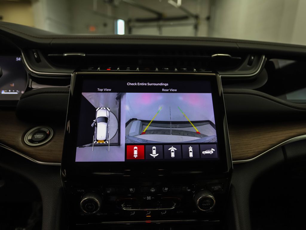 Thumbnail: 2022 Jeep Grand Cherokee - 18