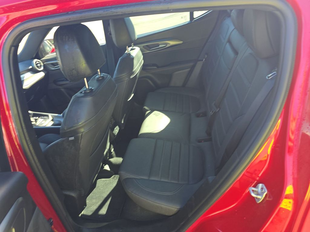 2025 Alfa Rosso Alfa Romeo Tonale Base AWD SUV