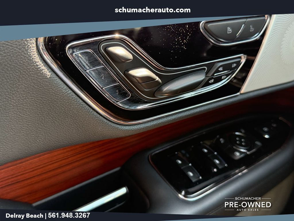 used 2022 Lincoln Navigator car, priced at $51,167