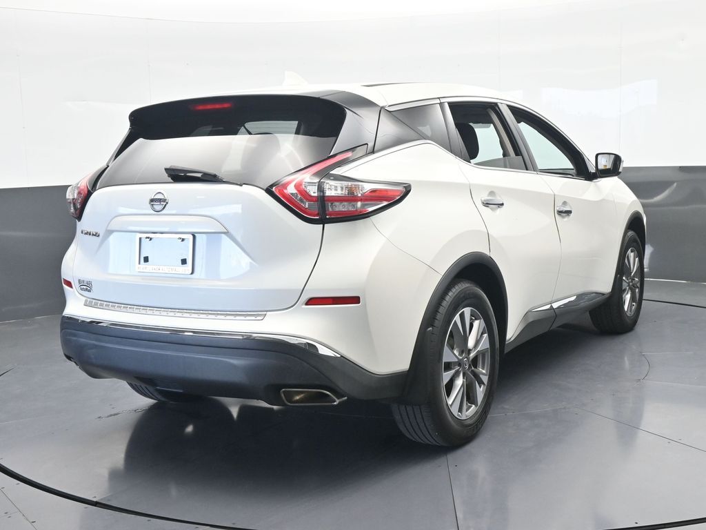 Used 2018 Pearl White Nissan S image 5
