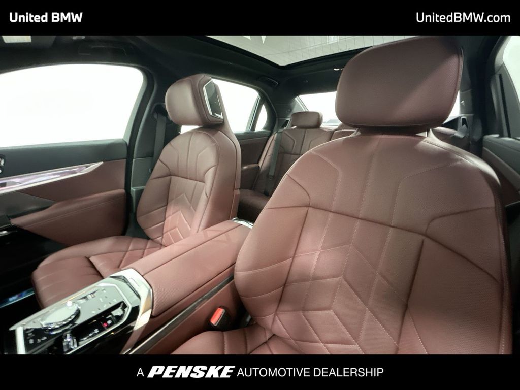 2025 BMW 7 Series 740i 13