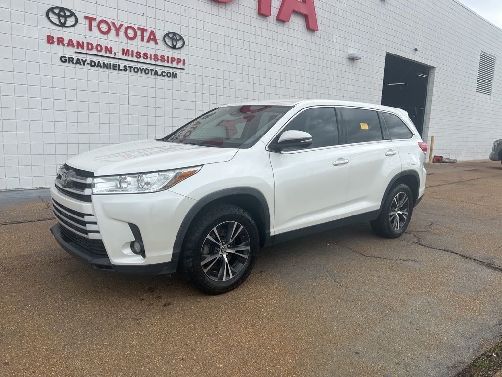 2019 Toyota Highlander LE Plus FWD