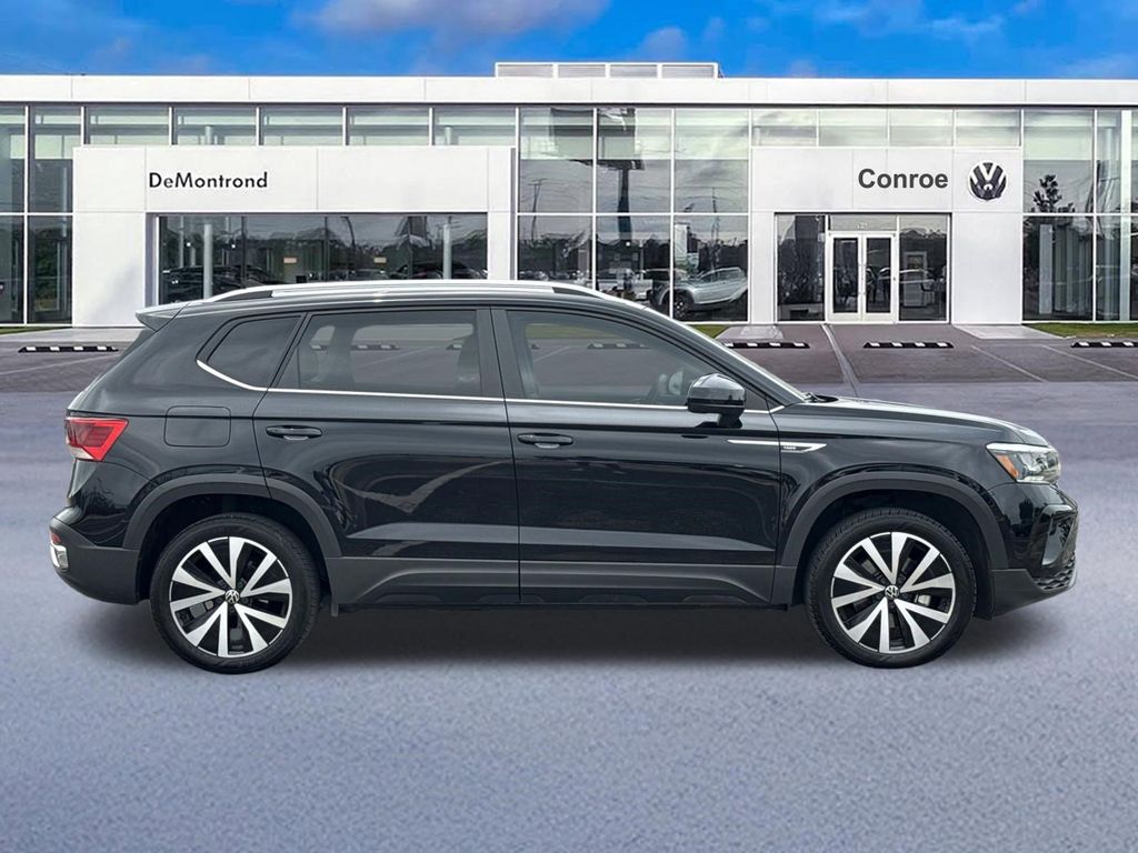 2022 Volkswagen Taos 1.5T SE Black at DeMontrond Auto Country