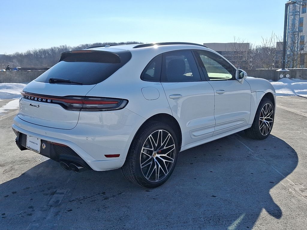 Thumbnail: 2026 Porsche Macan - 8