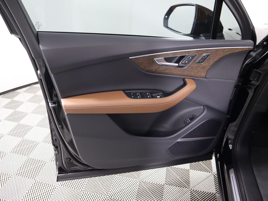 Thumbnail: 2026 Audi Q7 - 28