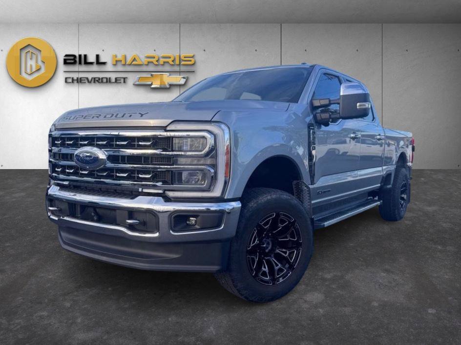  2023 Ford F-250 Super Duty Lariat Crew Cab 4WD   