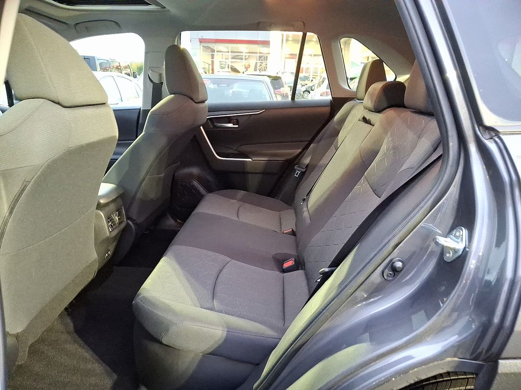 Thumbnail: 2021 Toyota RAV4 - 10