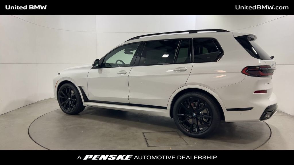 Thumbnail: 2026 BMW X7 - 6