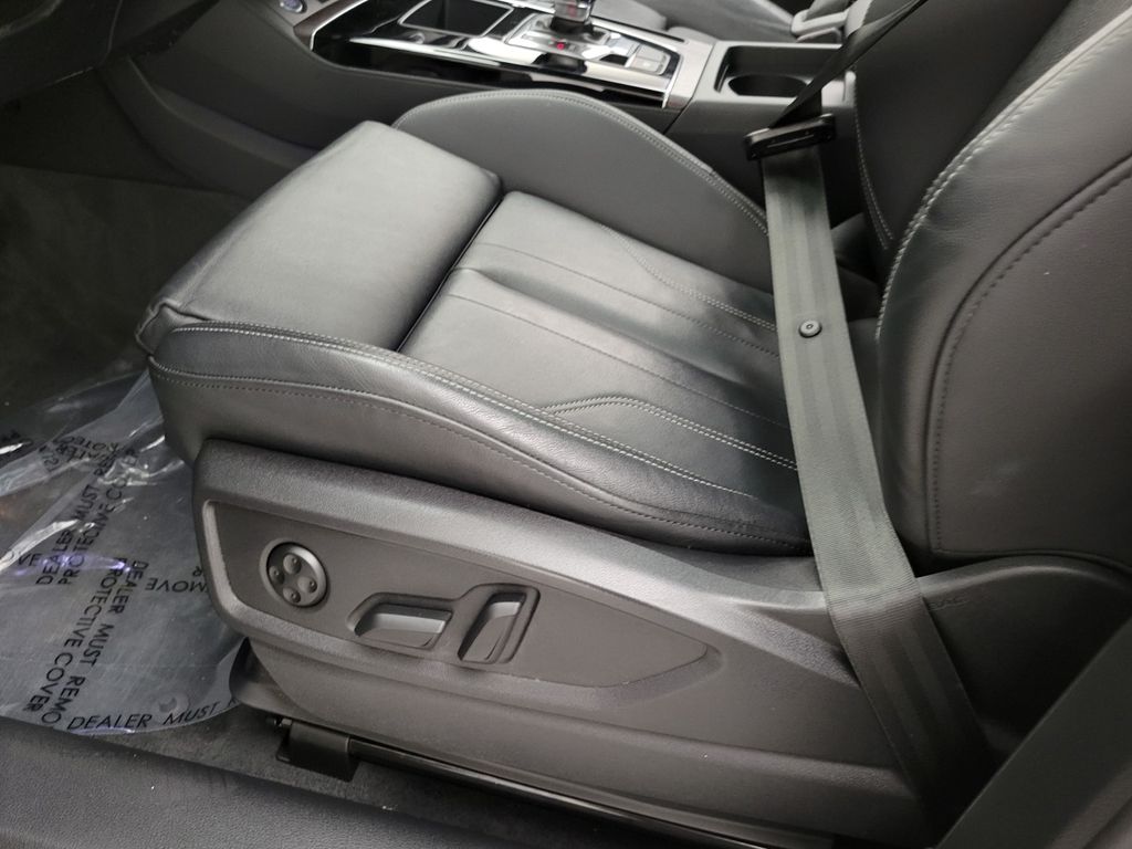 Thumbnail: 2023 Audi Q5 - 26