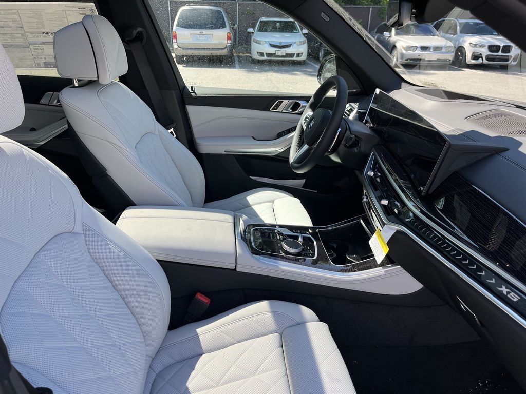 Thumbnail: 2026 BMW X5 - 25