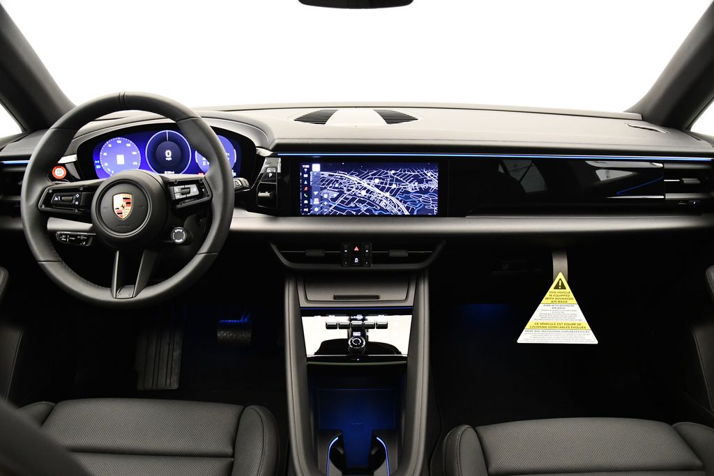 Thumbnail: 2025 Porsche Macan - 20