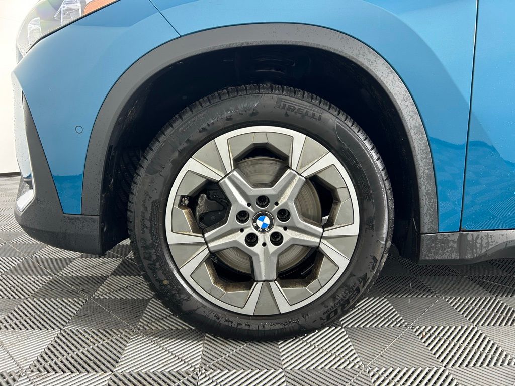 Thumbnail: 2023 BMW X1 - 9