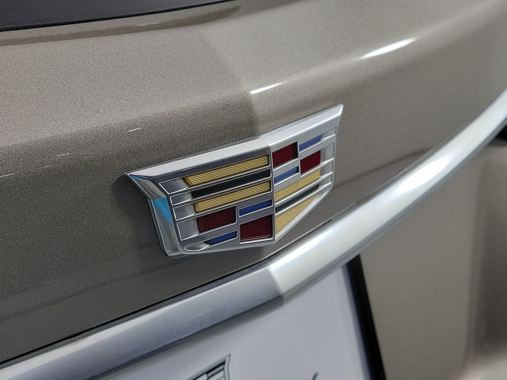 2023 Cadillac XT5 Luxury - 4