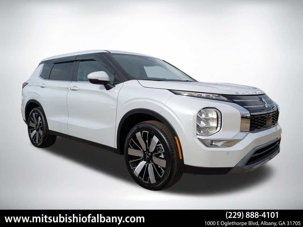 2026 Mitsubishi Outlander SE