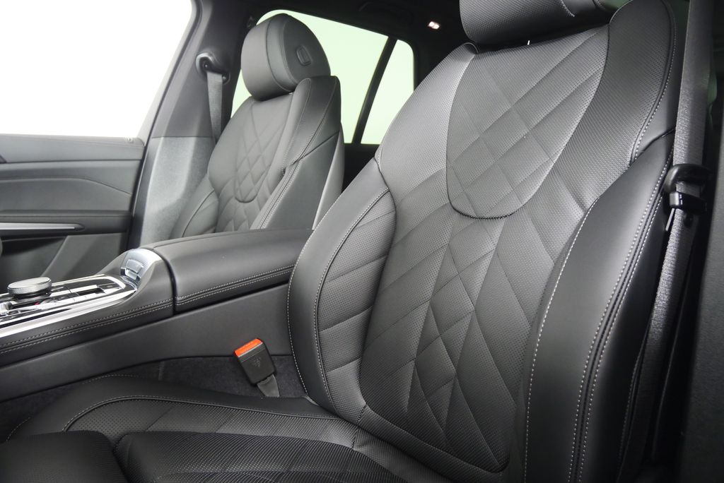 Thumbnail: 2026 BMW X5 - 10