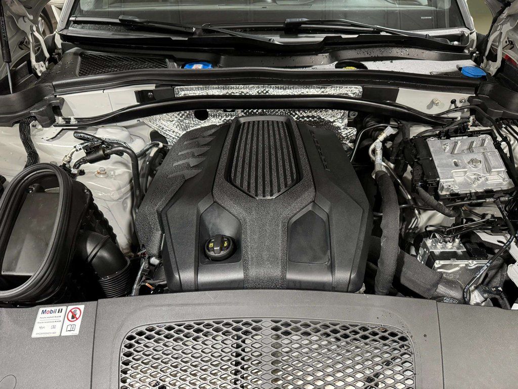 Used 2024 Chalk Porsche  image 28