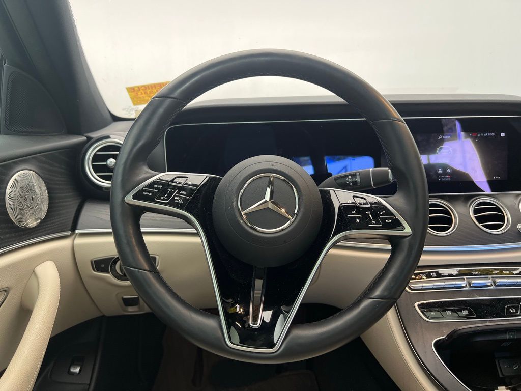 Thumbnail: 2022 Mercedes-Benz E-Class - 17