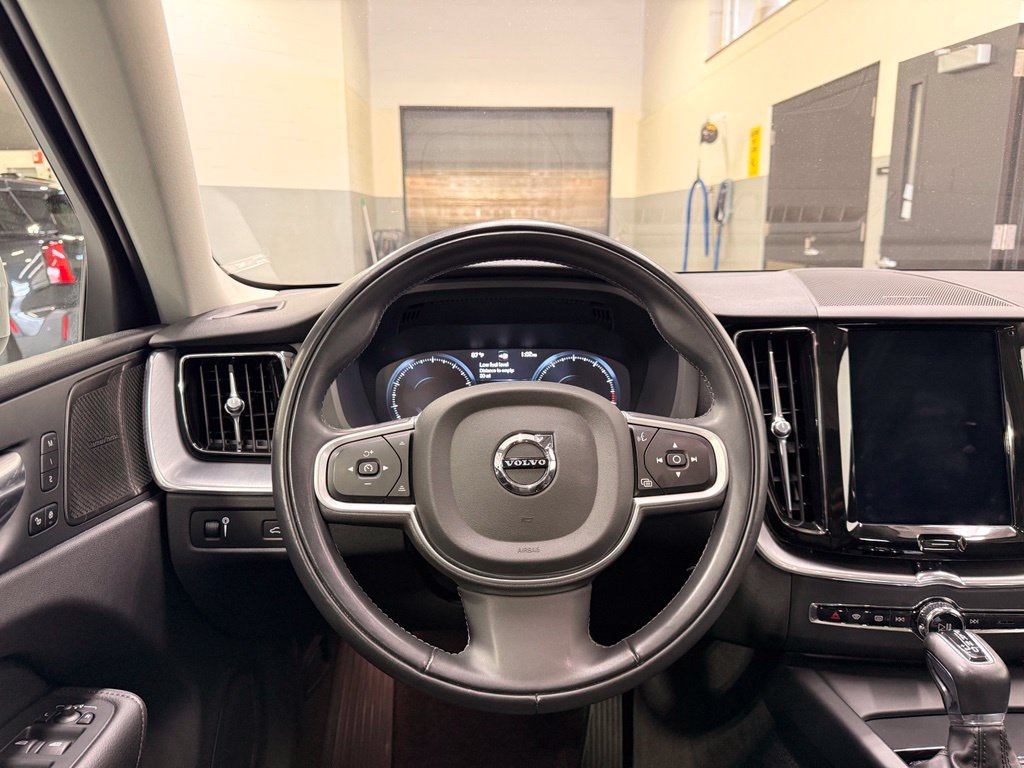 Thumbnail: 2020 Volvo XC60 - 22