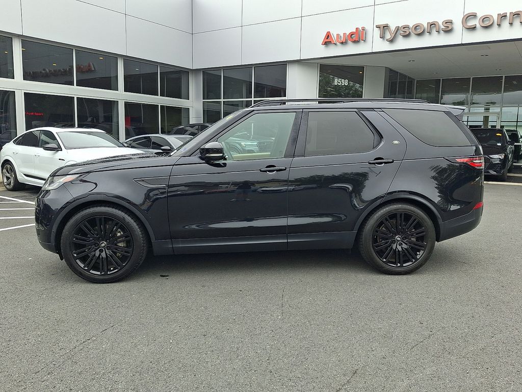 Thumbnail: 2019 Land Rover Discovery - 7