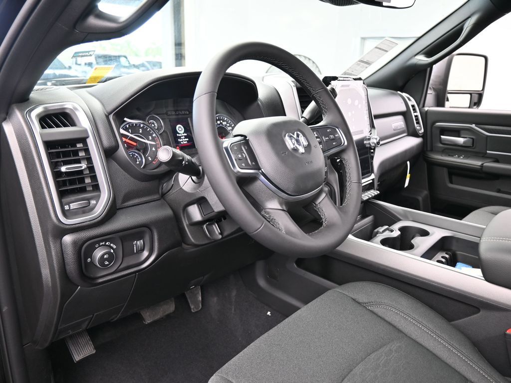 New 2026 Diamond Black Crystal Pearlcoat Ram Big Horn image 10