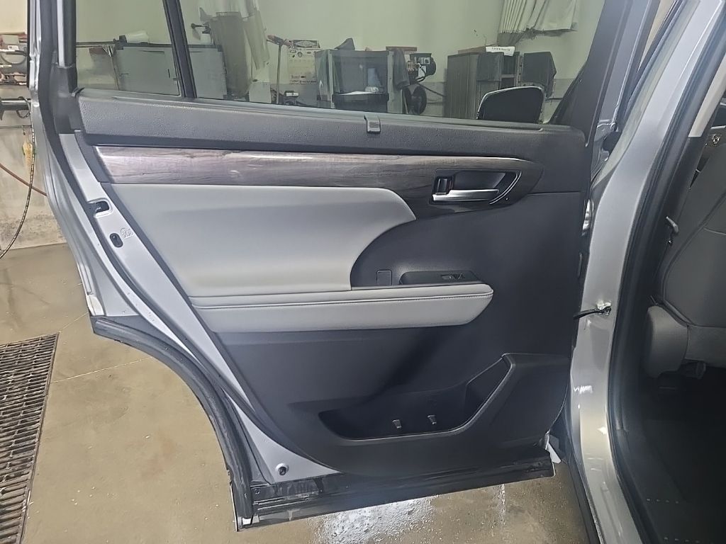 Used 2023 Toyota Highlander SUV